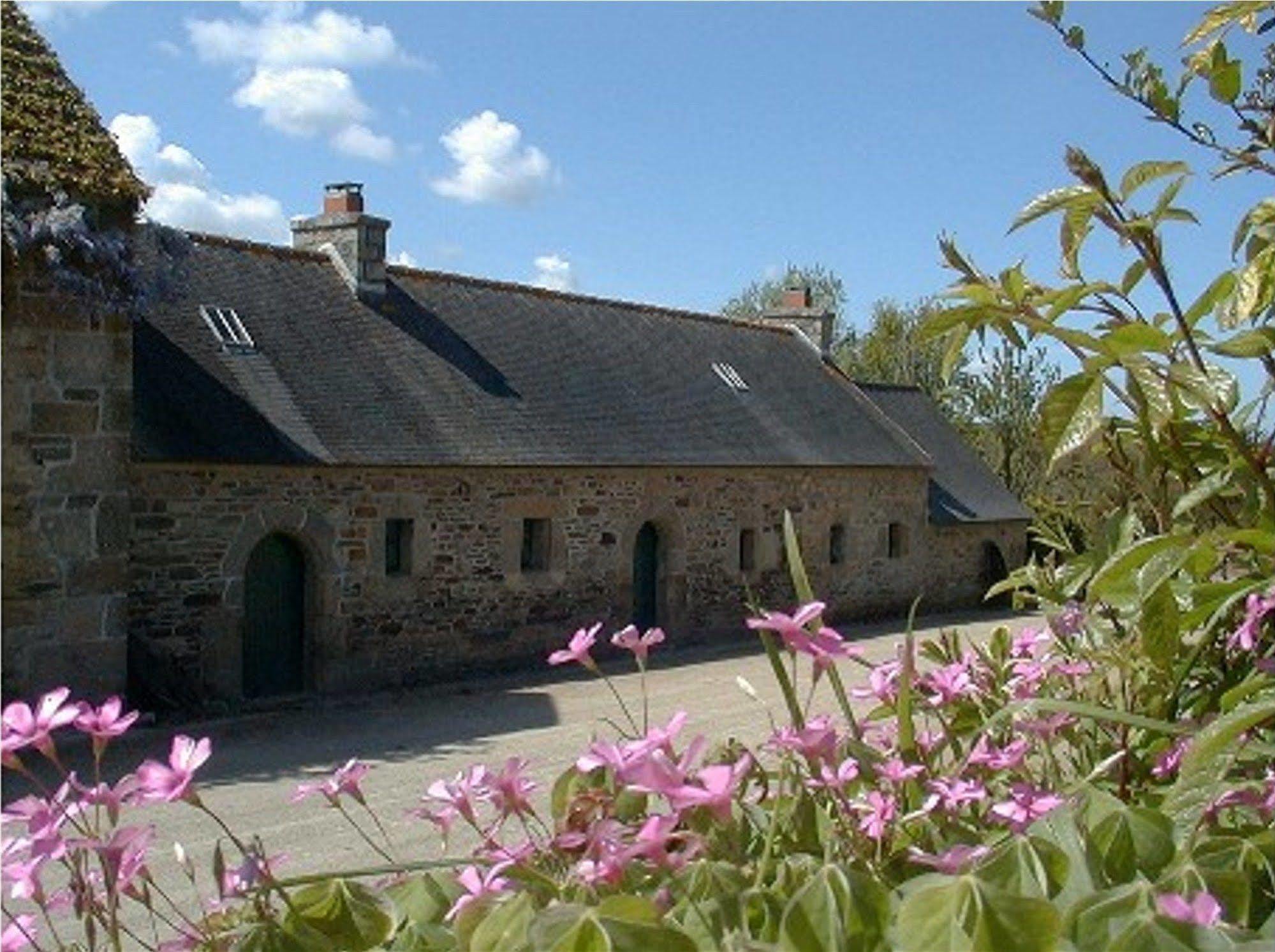 Domaine Le Puits De Jeanne Hotel Plouégat-Moysan Exterior foto